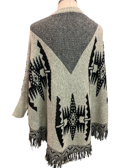 Small Medium Metric Womens Aztec Poncho Style Sweater Arms