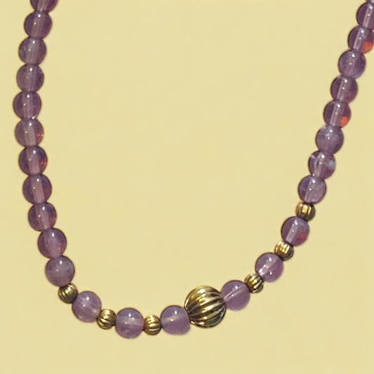 Acrylic Beaded Vintage Necklace Lavender and Goldtone Screw Barrel Clasp 13 Inch