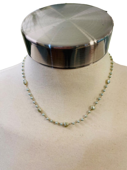 Delicate Vintage 1960s Mint Green Faux Pearl Spring Clasp Necklace 16" Silvertone Heart Shapes