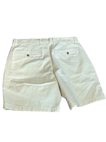 Size 32 GAP 8" Shorts Light Yellow Cotton Blend