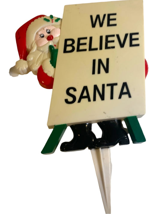 JSNY We Believe in Santa Plastic Christmas Yard Lawn Stakes Decor 1990s