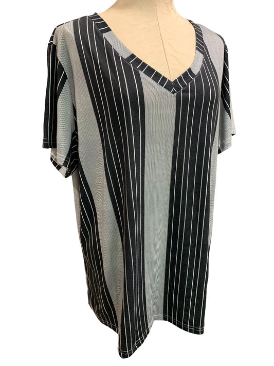 2XL Womens V-Neck Tshirt Vertical Stripe Black White