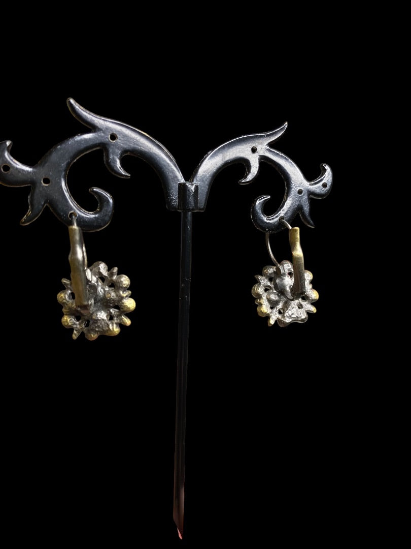 Goldtone Leverback Pierced Earrrings Floral Shape Red 1" Drop