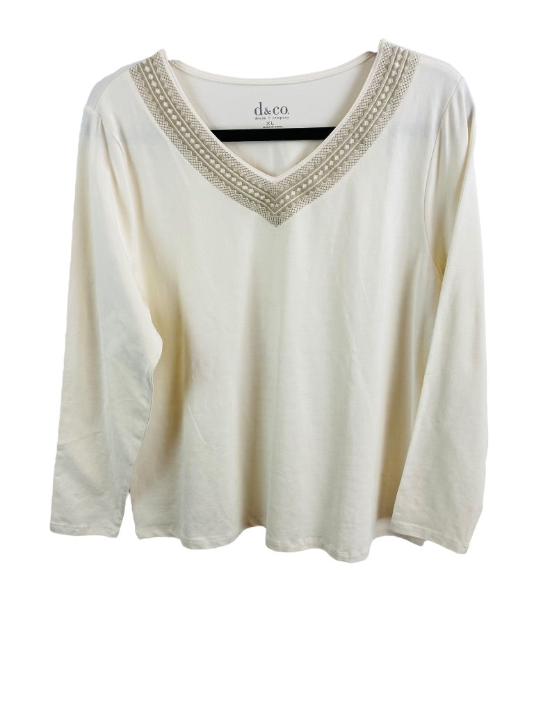 XL D & Co Women's V-Neck Embroidered Neckline Ivory Color Long Sleeve Tshirt