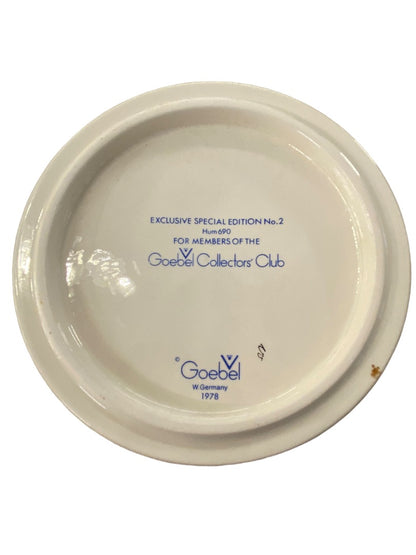 Goebel Collectors Club Member Plate Special Edition No 2 Hum690 1978