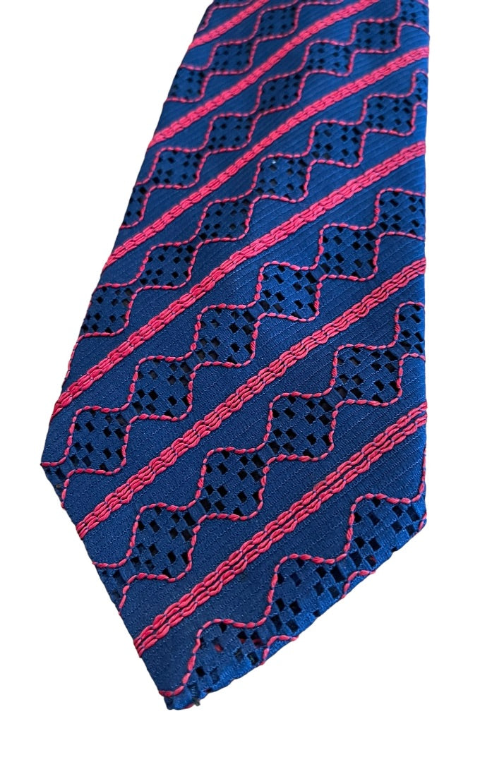 Vintage 1970s Mens Necktie Tie Navy Blue Red Texturized  100% Polyester 55" Length