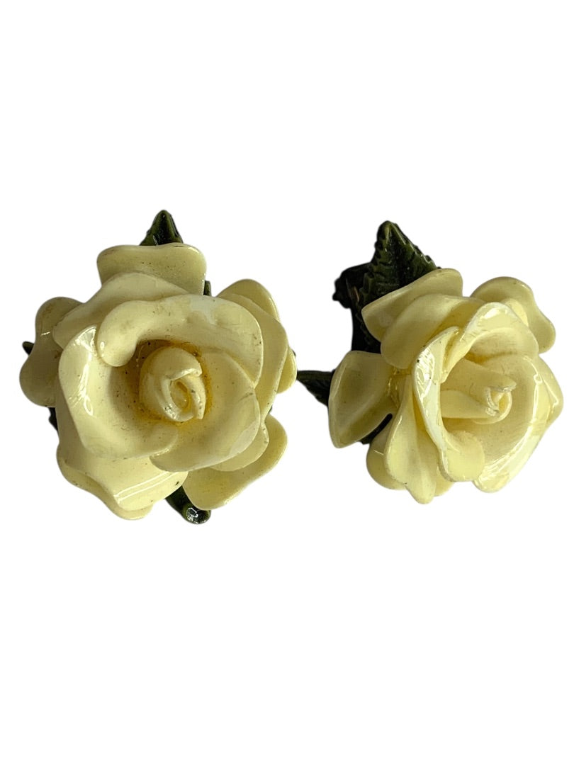 Vintage Clip On Earrings Non-Pierced Dimensional Cream Rose 1" Diameter