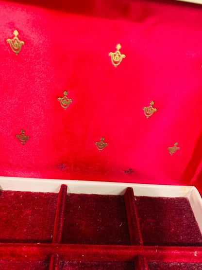 1950s Cream Beige Jewelry Box Red Lining Pop Up Tray Retro