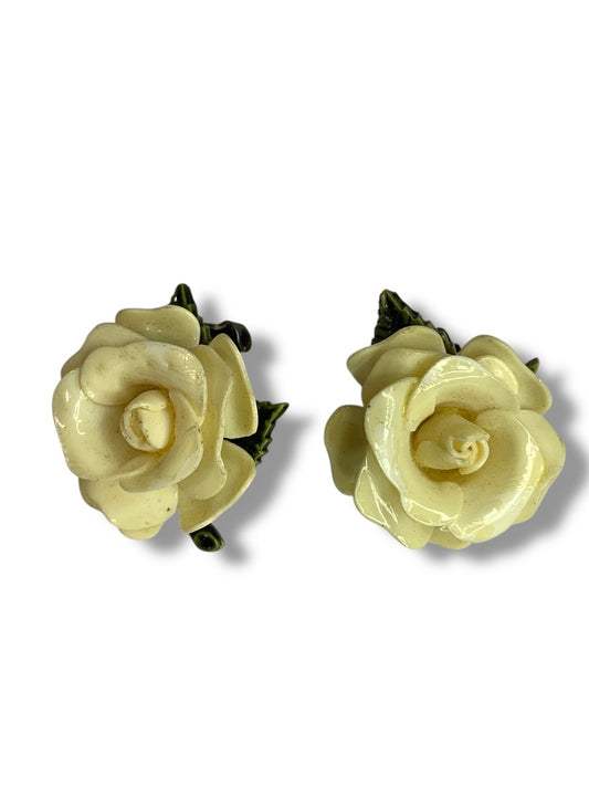 Vintage Clip On Earrings Non-Pierced Dimensional Cream Rose 1" Diameter
