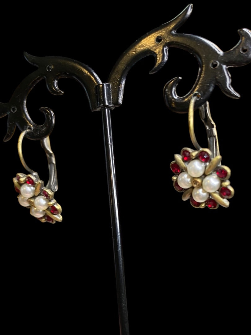 Goldtone Leverback Pierced Earrrings Floral Shape Red 1" Drop