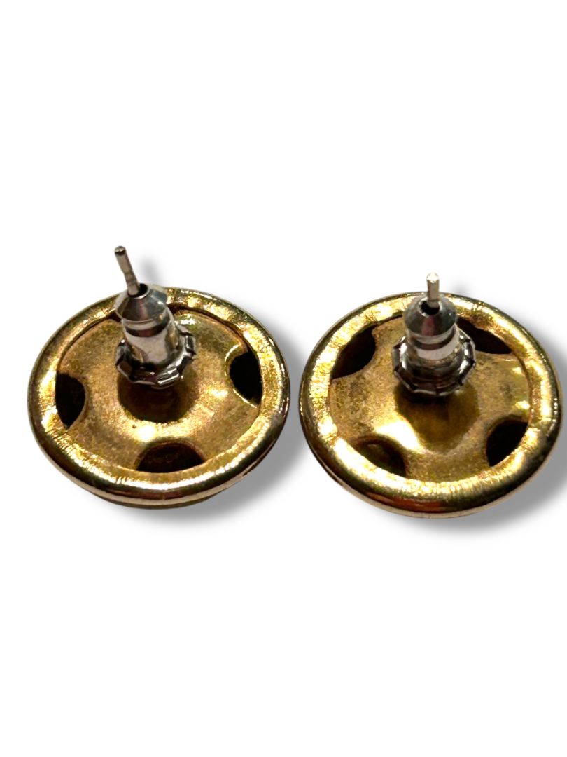 Goldtone Button Round Post Pierced Earrings .5" Diameter