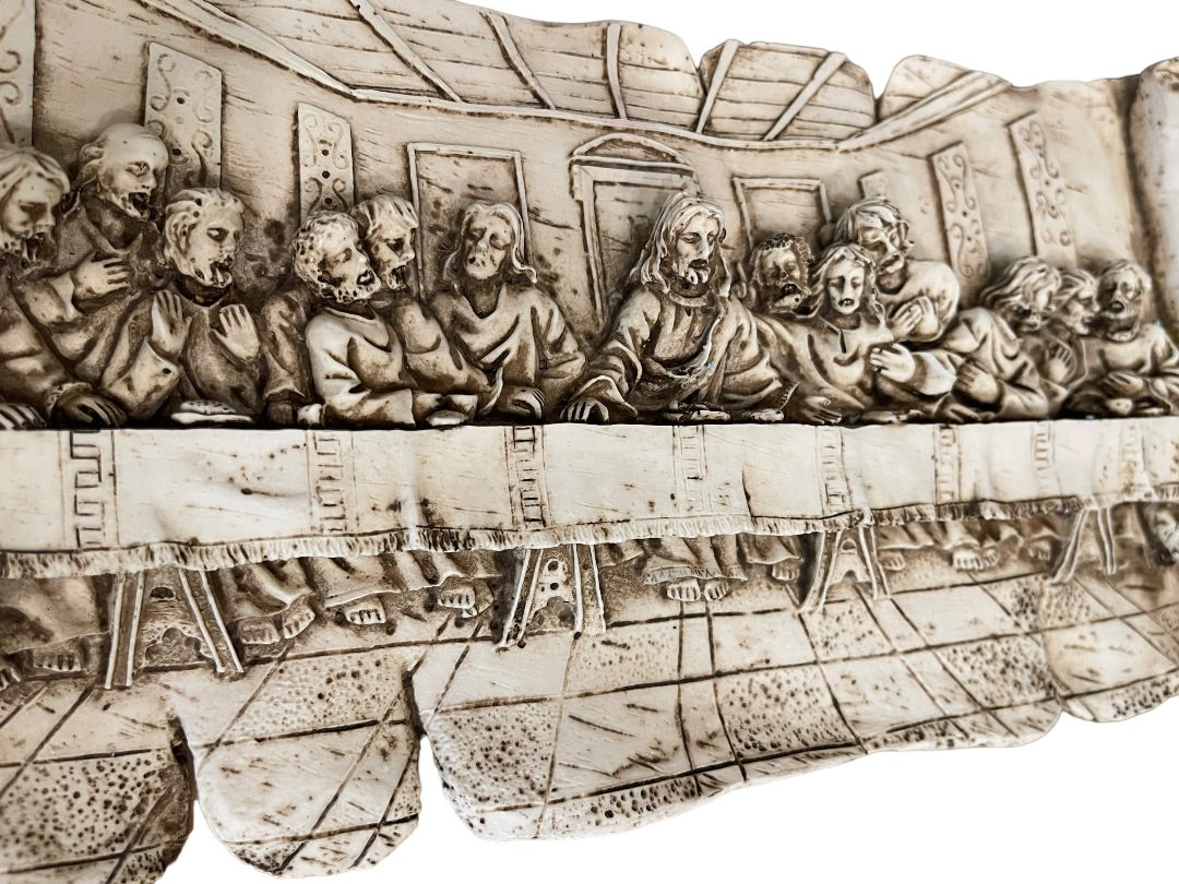 The Last Supper Scroll Wall Hanging Dimensional Resin Vintage 1970s Resin