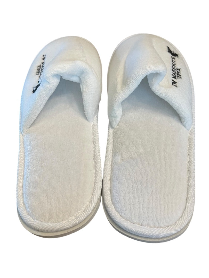 Small JW Marriott Venice Spa White Cushioned Bath Slippers One Pair NEW