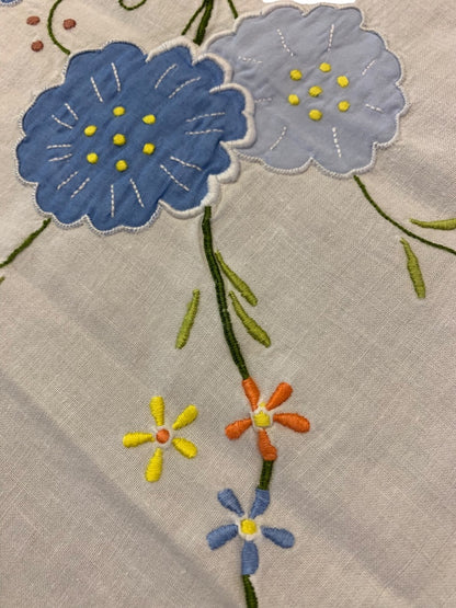 Vintage Embroidered Applique Tablecloth Floral 64 x 100 Inches Table Linen