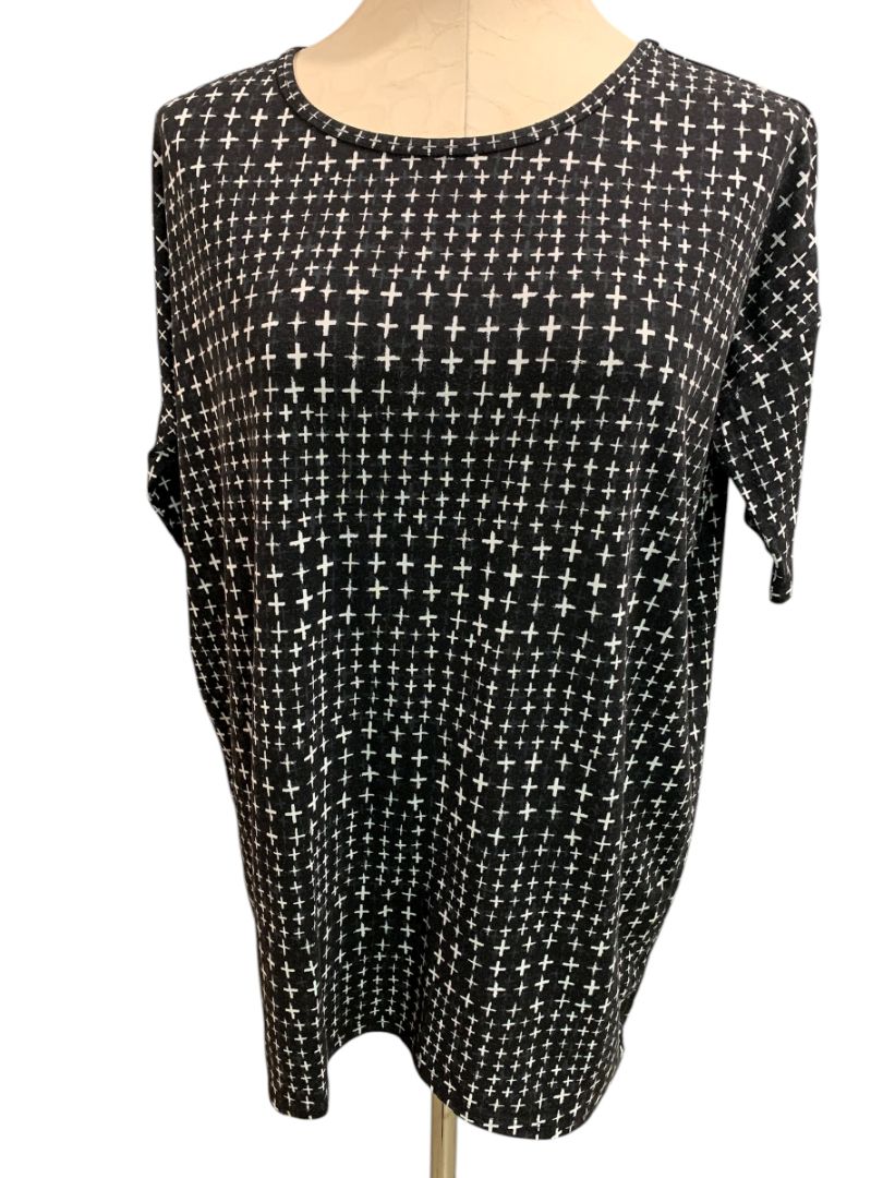 Size Small LulaRoe Womens Irma Tunic Tshirt Hi Lo Black Print
