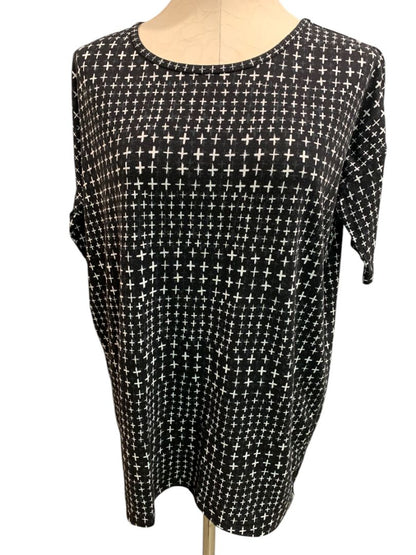 Size Small LulaRoe Womens Irma Tunic Tshirt Hi Lo Black Print