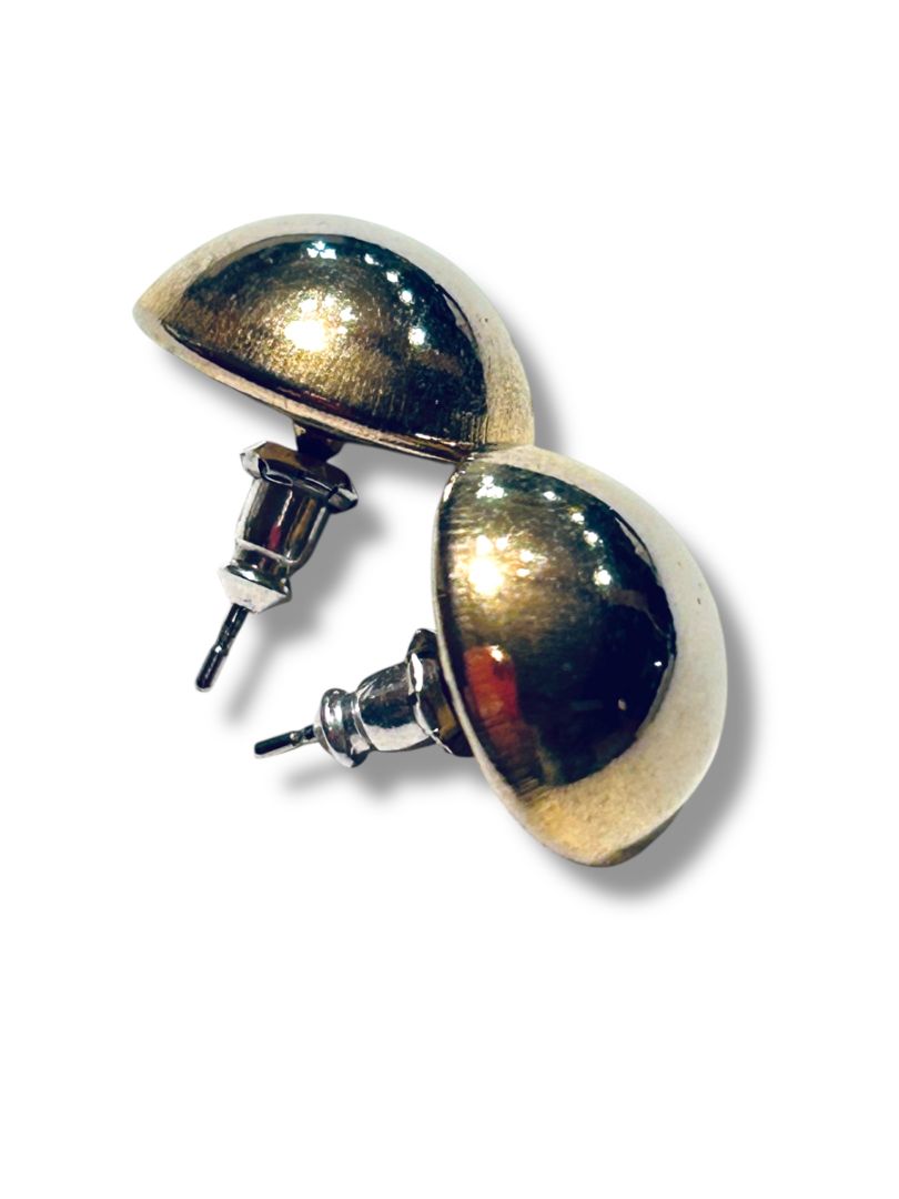 Goldtone Button Round Post Pierced Earrings .5" Diameter