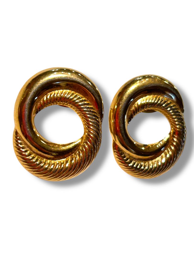Goldtone Post Pierced Earrings Circle Design Smooth Textured 1" Diameter