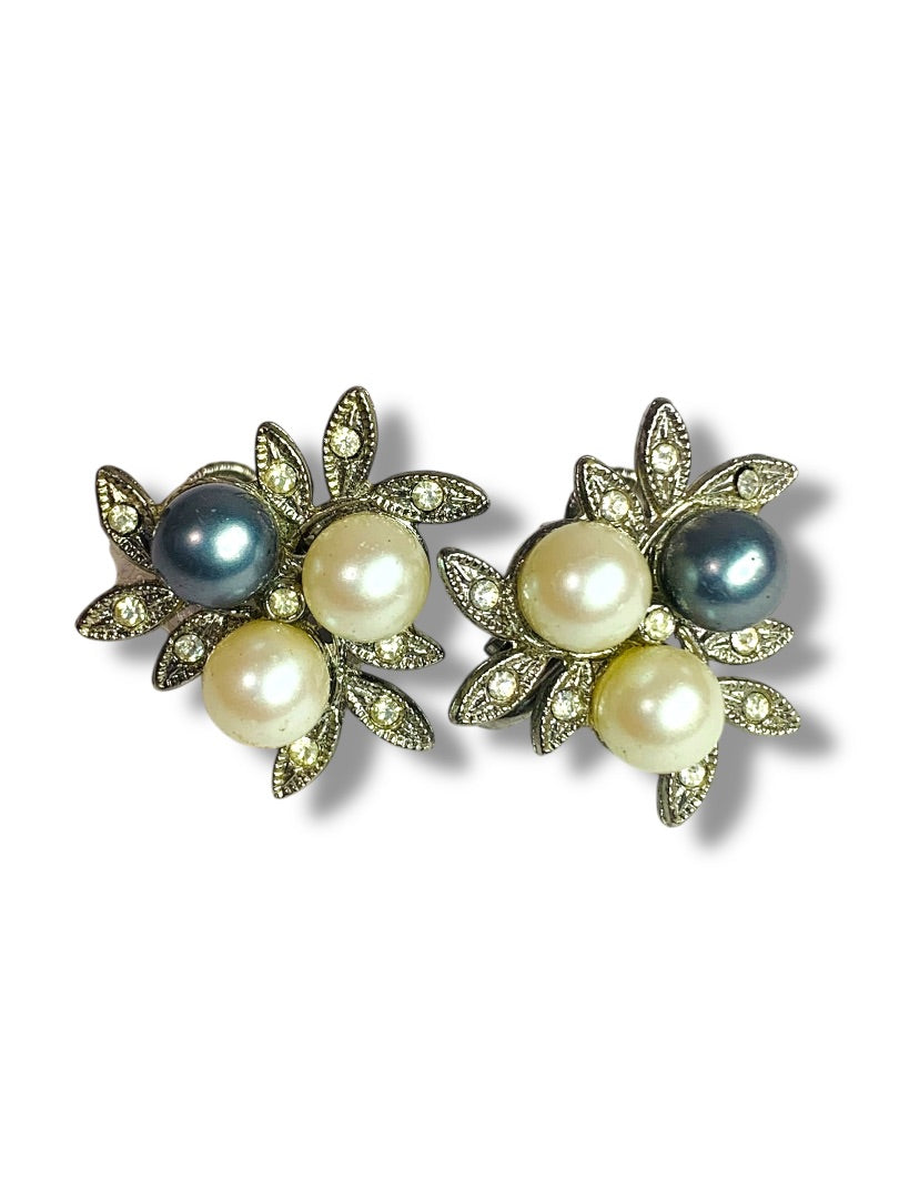Silvertone Non-Pierced Screwback Earrings Faux Pearl Cluster 1 Inch