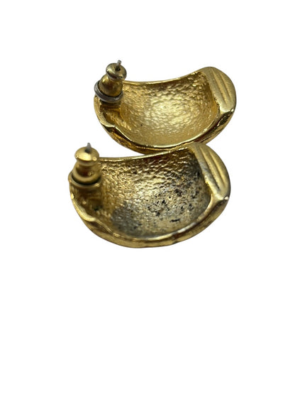 1980s Post Pierced Retro Earrings Curved Dark Pink Goldtone .75"