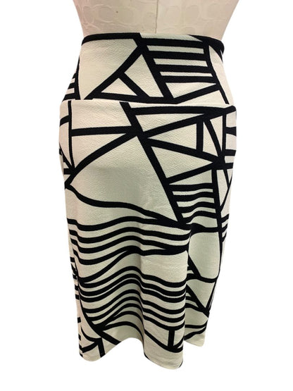 Small LulaRoe Cassie Pencil Skirt Geometric Ivory Black