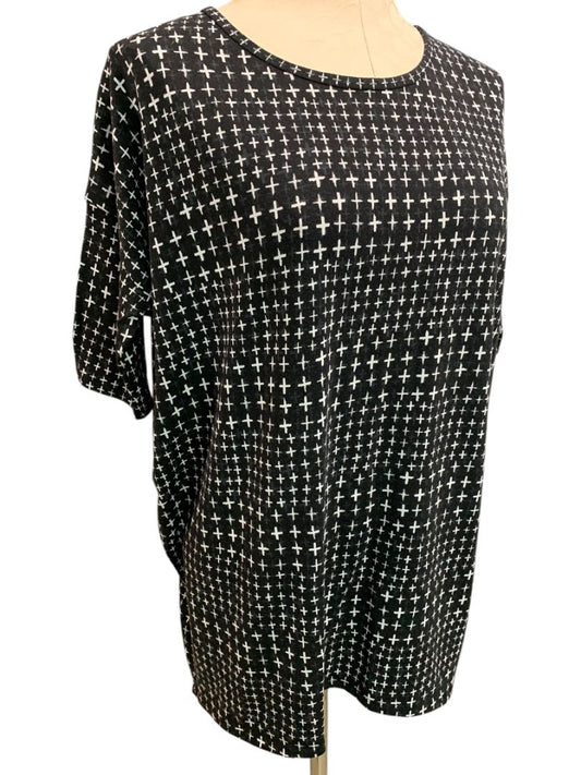 Size Small LulaRoe Womens Irma Tunic Tshirt Hi Lo Black Print