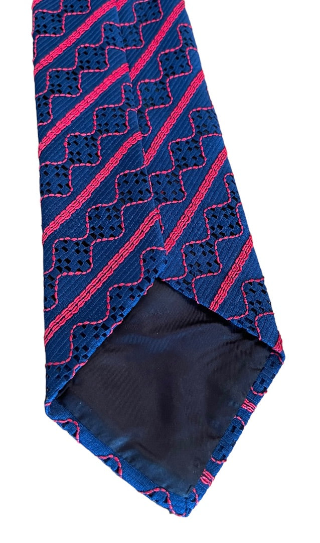 Vintage 1970s Mens Necktie Tie Navy Blue Red Texturized  100% Polyester 55" Length