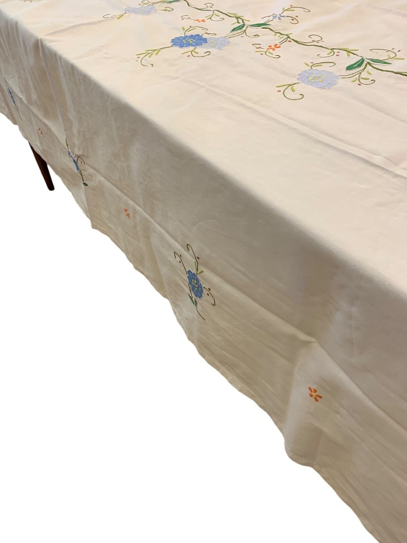 Vintage Embroidered Applique Tablecloth Floral 64 x 100 Inches Table Linen