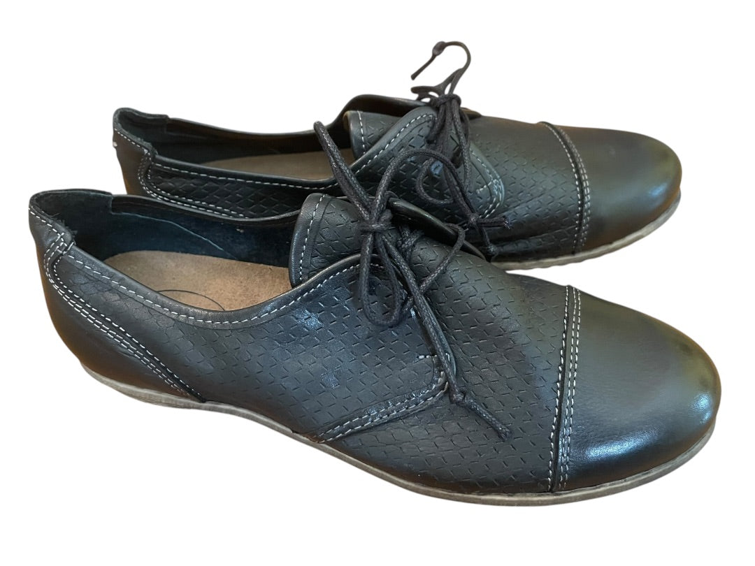 Size 38 (US 7-7.5) Taos Jiminy Lace Up Womens Shoes 2677 Black