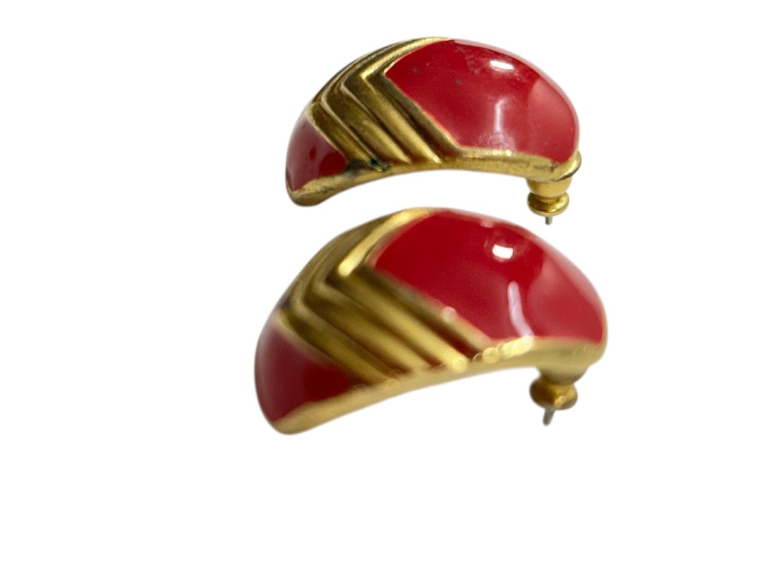 1980s Post Pierced Retro Earrings Curved Dark Pink Goldtone .75"