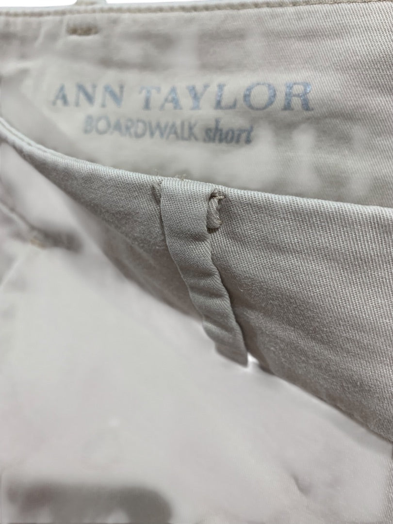 Size 8 Ann Taylor Womens Boardwalk Shorts Tan Chino Style