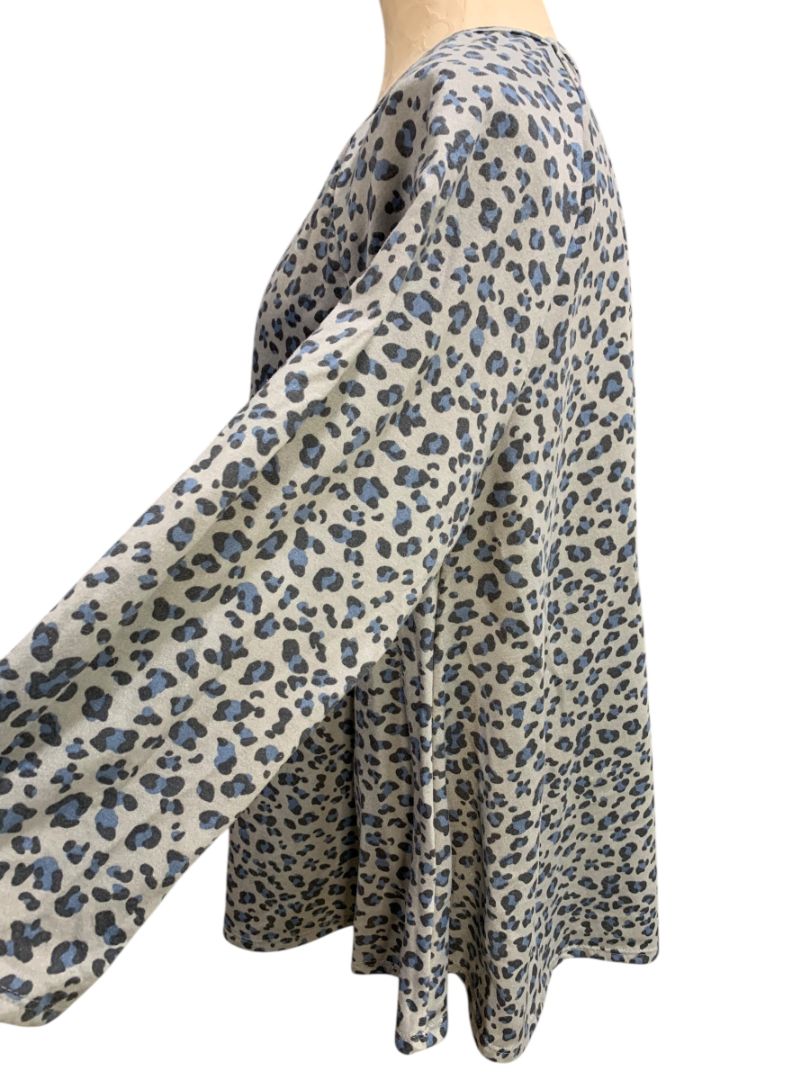 Size 1X Kim & Cami Leopard Print 3/4 Sleeve Top Shirt Gray