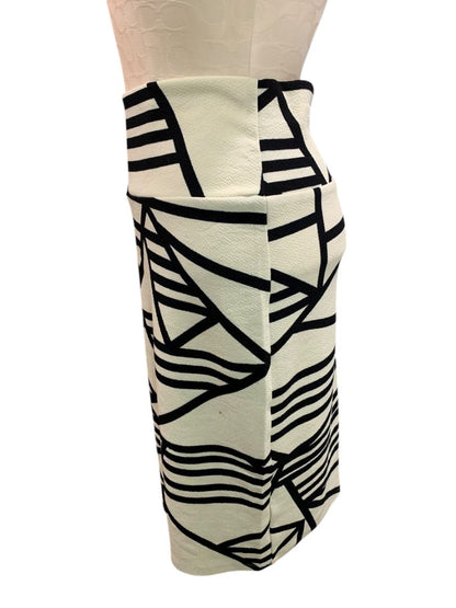 Small LulaRoe Cassie Pencil Skirt Geometric Ivory Black