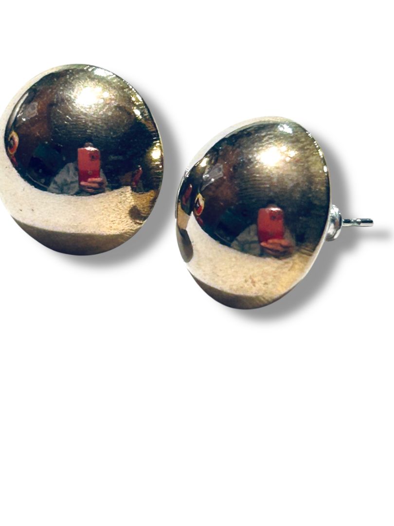 Goldtone Button Round Post Pierced Earrings .5" Diameter