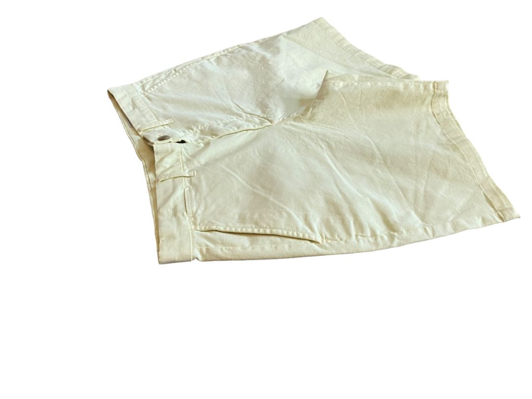 Size 32 GAP 8" Shorts Light Yellow Cotton Blend