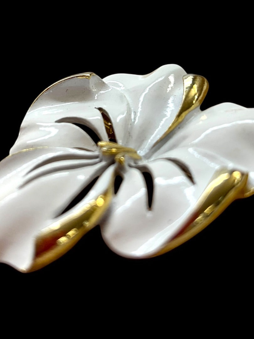 Vintage Enameled Flower Brooch White Goldtone Black 2 Inch