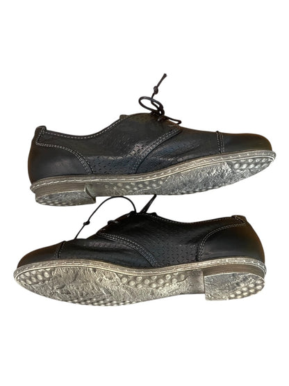 Size 38 (US 7-7.5) Taos Jiminy Lace Up Womens Shoes 2677 Black