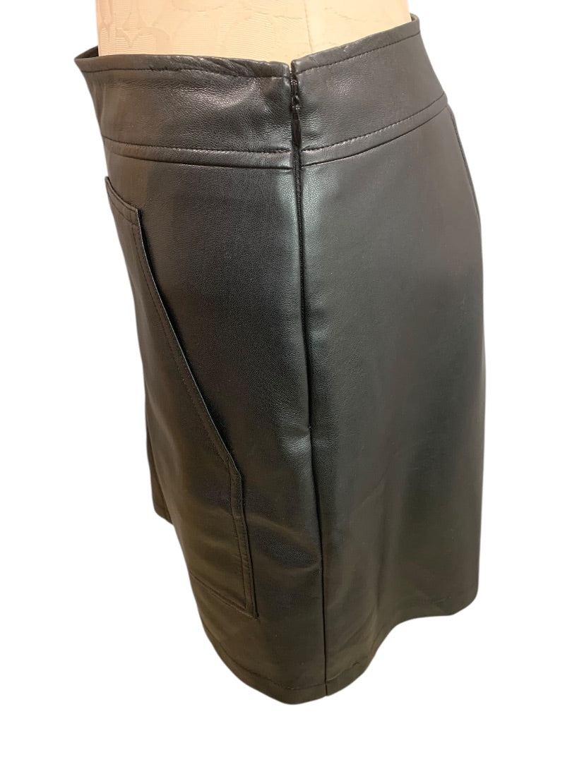 Size 4P Loft Petites Black Faux Leather Skirt Side Zip Front Pockets