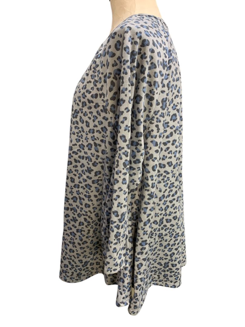 Size 1X Kim & Cami Leopard Print 3/4 Sleeve Top Shirt Gray