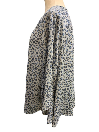 Size 1X Kim & Cami Leopard Print 3/4 Sleeve Top Shirt Gray