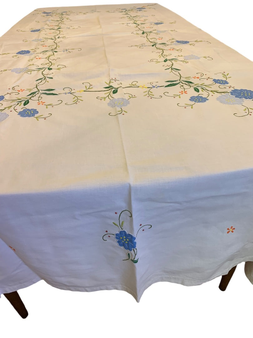 Vintage Embroidered Applique Tablecloth Floral 64 x 100 Inches Table Linen