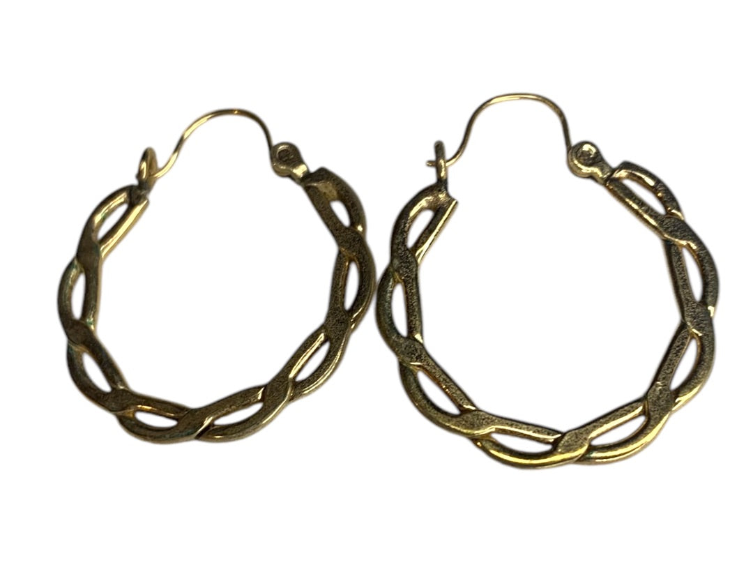 Goldtone Chain Pattern Hoop Earrings Hinged Pierced 1 Inch