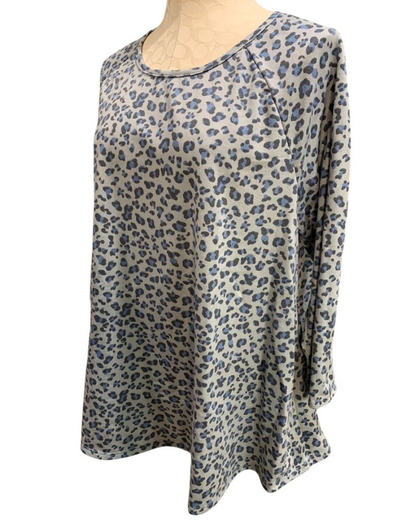 Size 1X Kim & Cami Leopard Print 3/4 Sleeve Top Shirt Gray