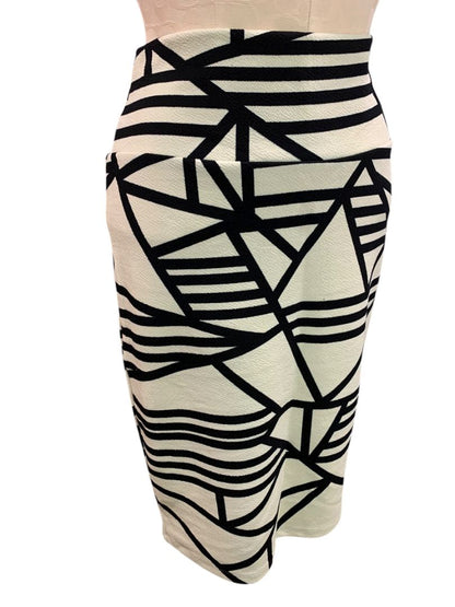 Small LulaRoe Cassie Pencil Skirt Geometric Ivory Black
