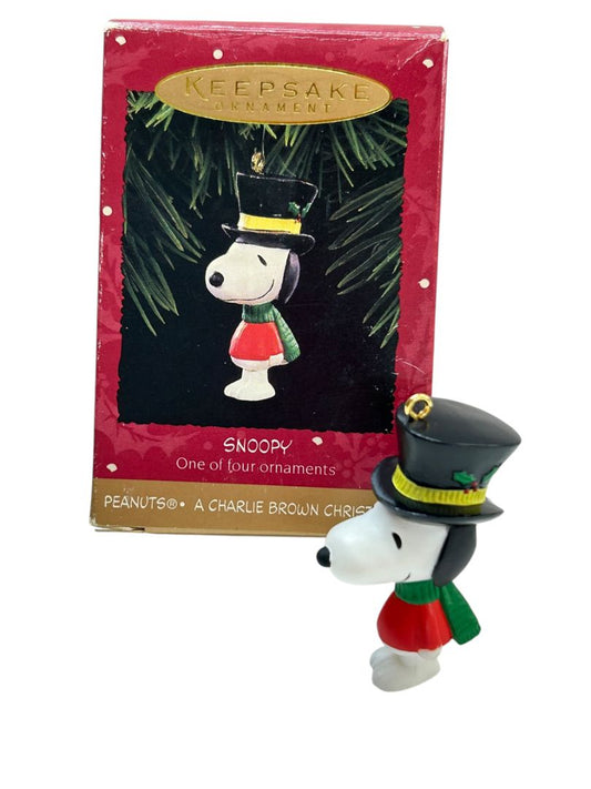 1995 Hallmark Keepsake Ornament Snoopy Peanuts A Charlie Brown Christmas 2.4"