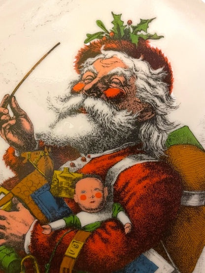 10" Corning Designs Santa with Pipe Plate Green Trim