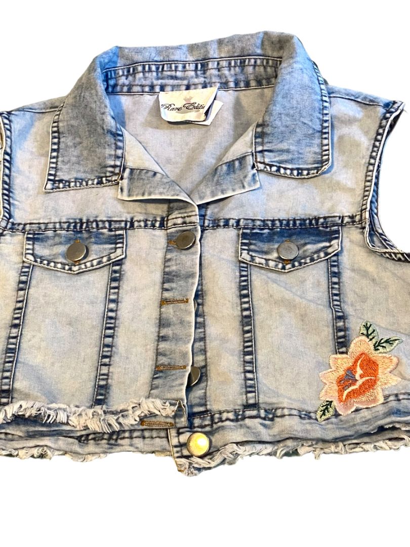 14 Girls Rare Edition Cropped Lightweight Denim Vest Raw Hem Flower Embroidery