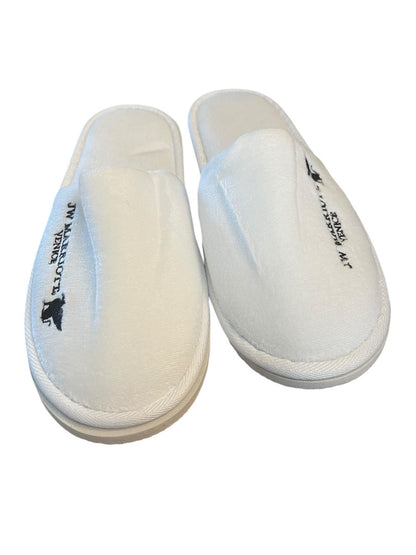 Small JW Marriott Venice Spa White Cushioned Bath Slippers One Pair NEW