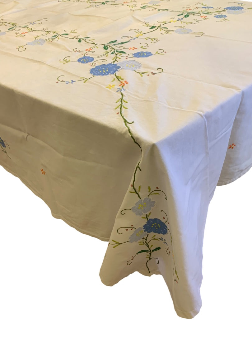 Vintage Embroidered Applique Tablecloth Floral 64 x 100 Inches Table Linen