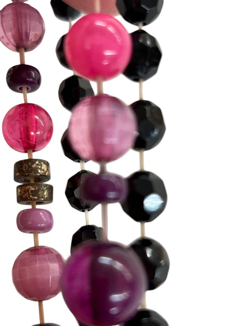 Set of 2 Acrylic Stretch Bracelets Black Purple Pink